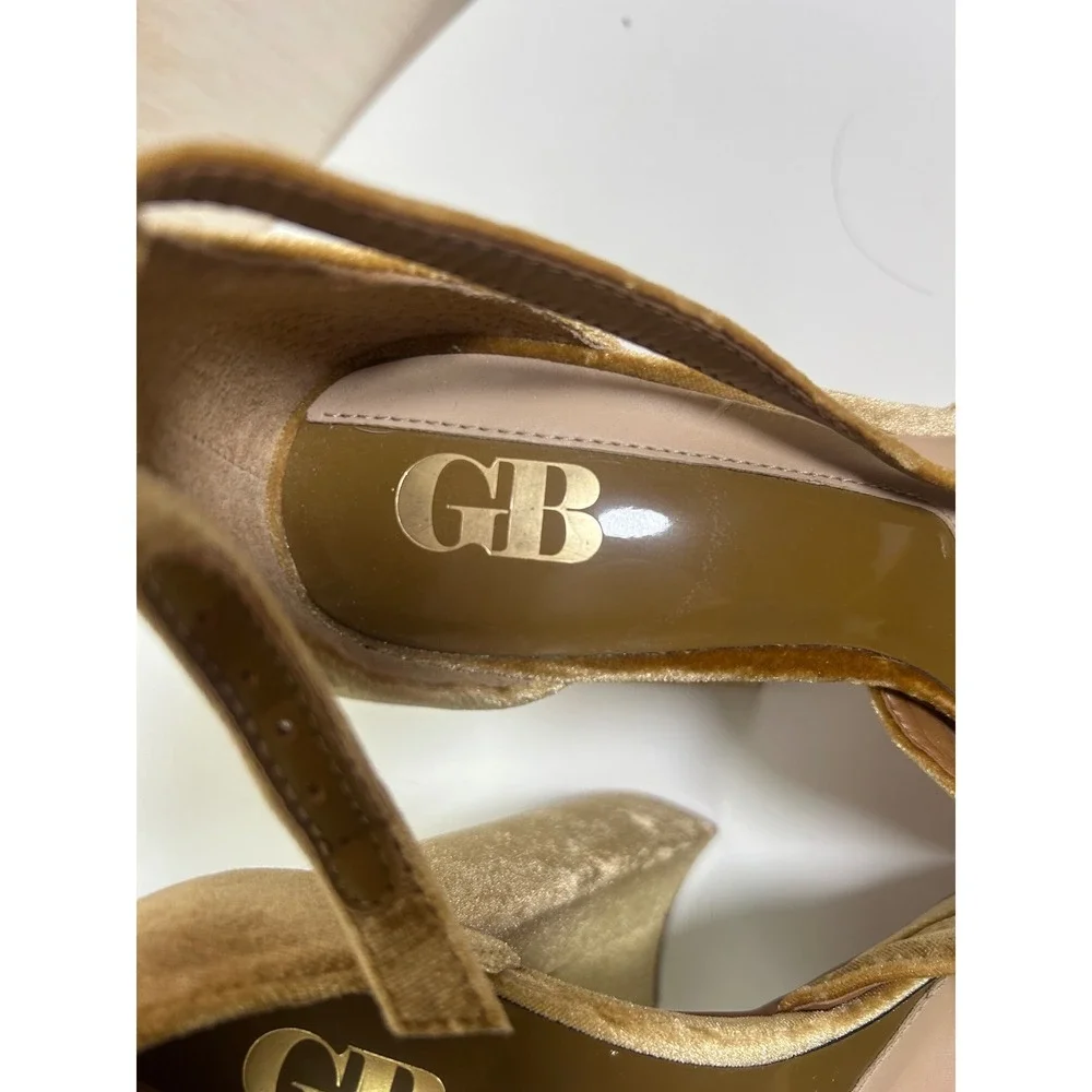 GB Gianni Bini Pumps Women 6.5M Gold Excellent Velvet Heel Ankle Strap